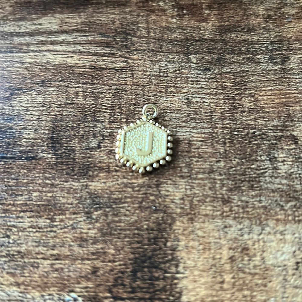 J good charm 10k